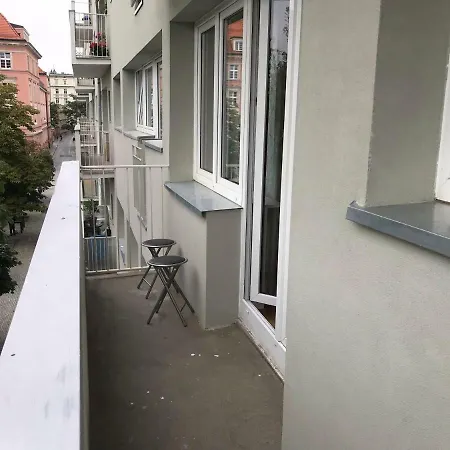 Apartment Penguin 2322